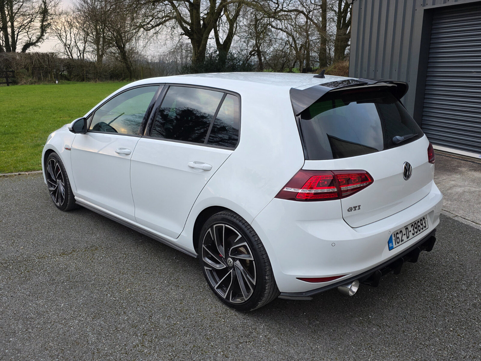 2016 Volkswagen Golf - image 6