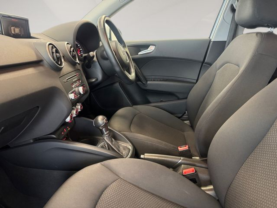 2016 Audi A1 - image 17