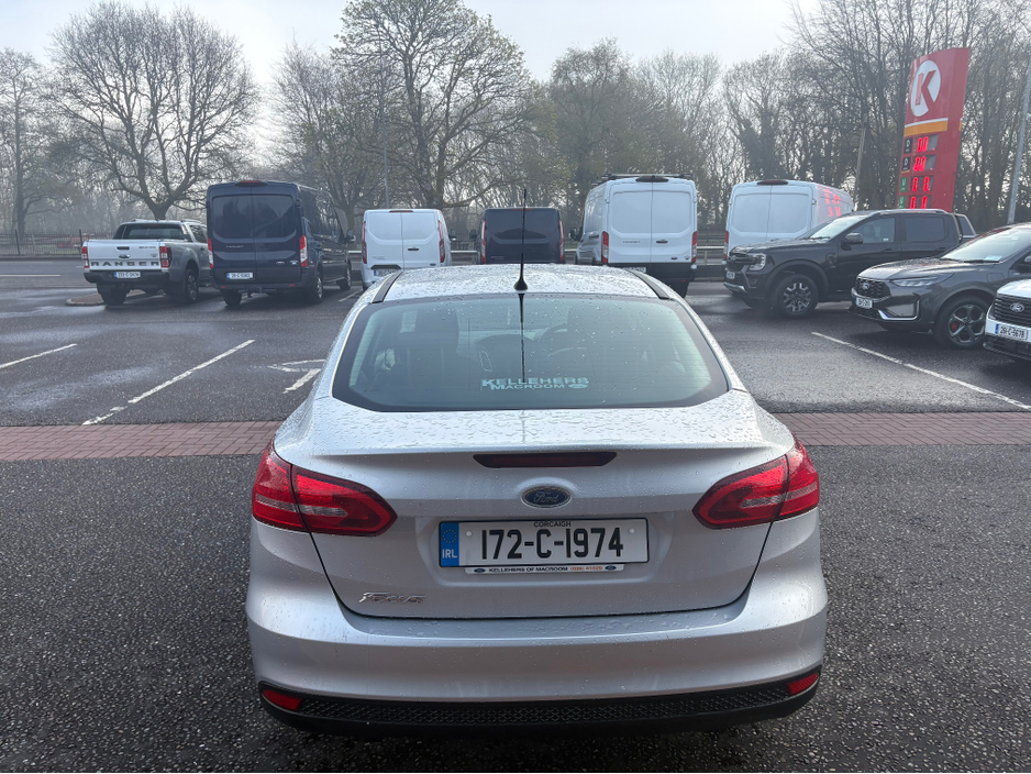 2017 Ford Focus - image 5