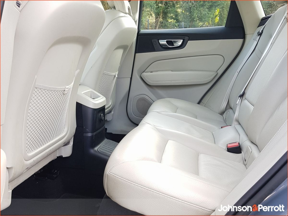 2023 Volvo XC60 T6 Recharge PHEV 350hp AT8 Core €49,900