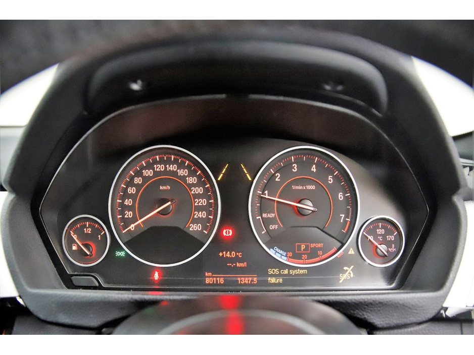 2017 BMW 3 Series - image 17