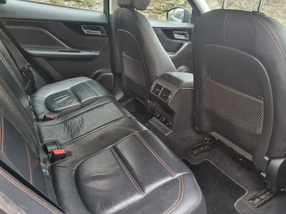 2017 Jaguar F-Pace RWD 2.0 D 163PS Prestige €10,999