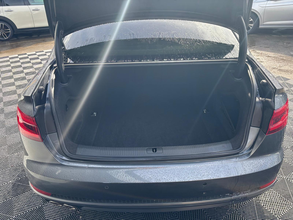 2018 Audi A4 - image 7