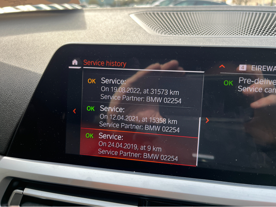 2020 BMW 3 Series - image 25