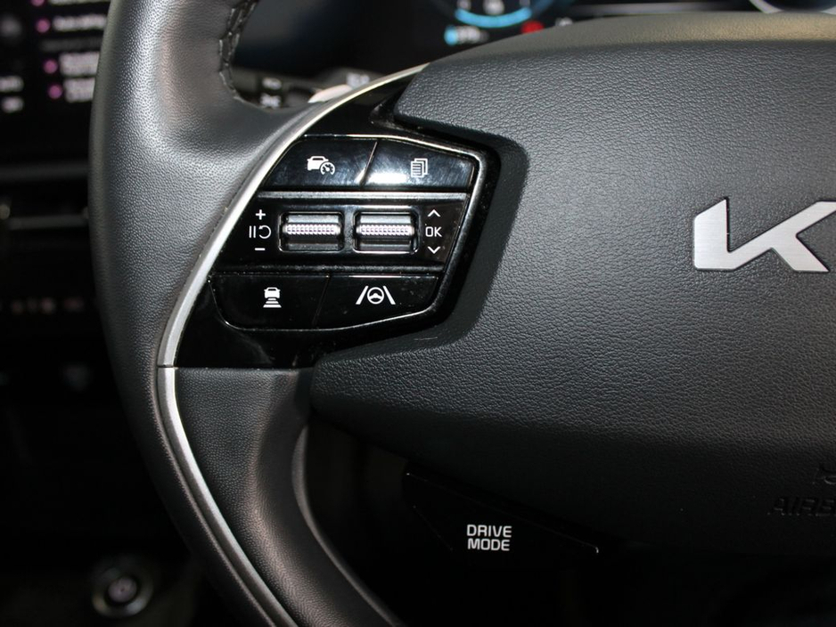 2023 Kia Niro - image 23
