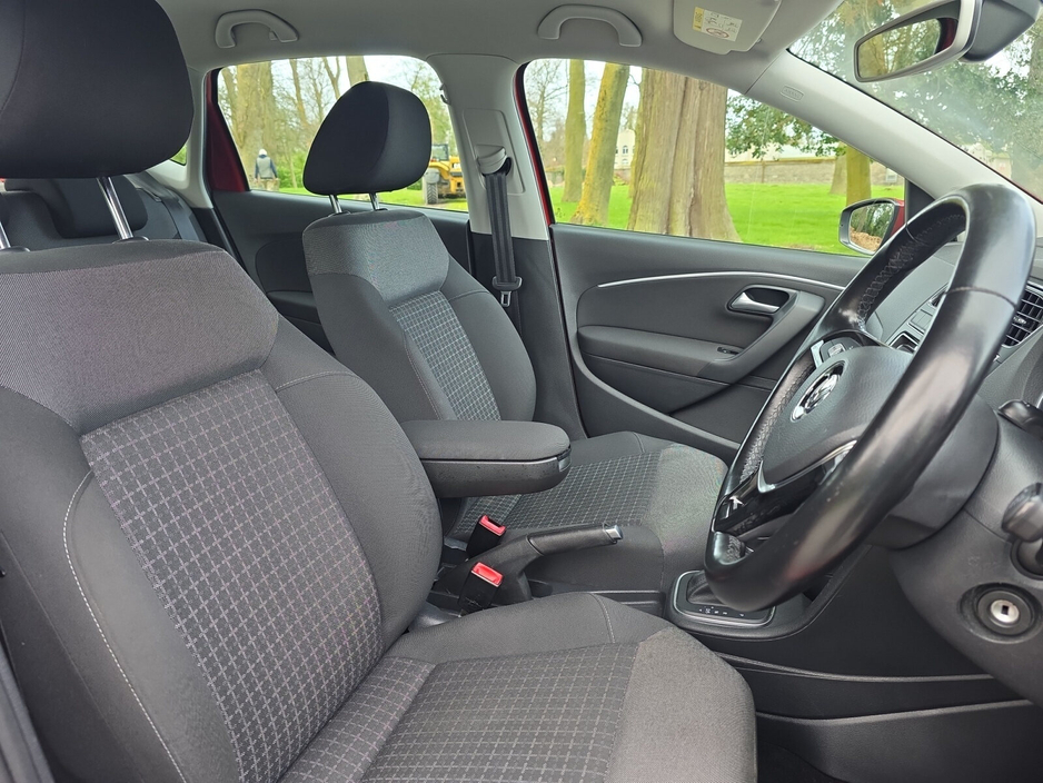 2017 Volkswagen Polo - image 6