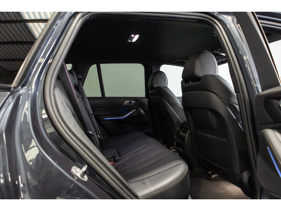 2022 BMW X5 xDrive45e M Sport €56,950