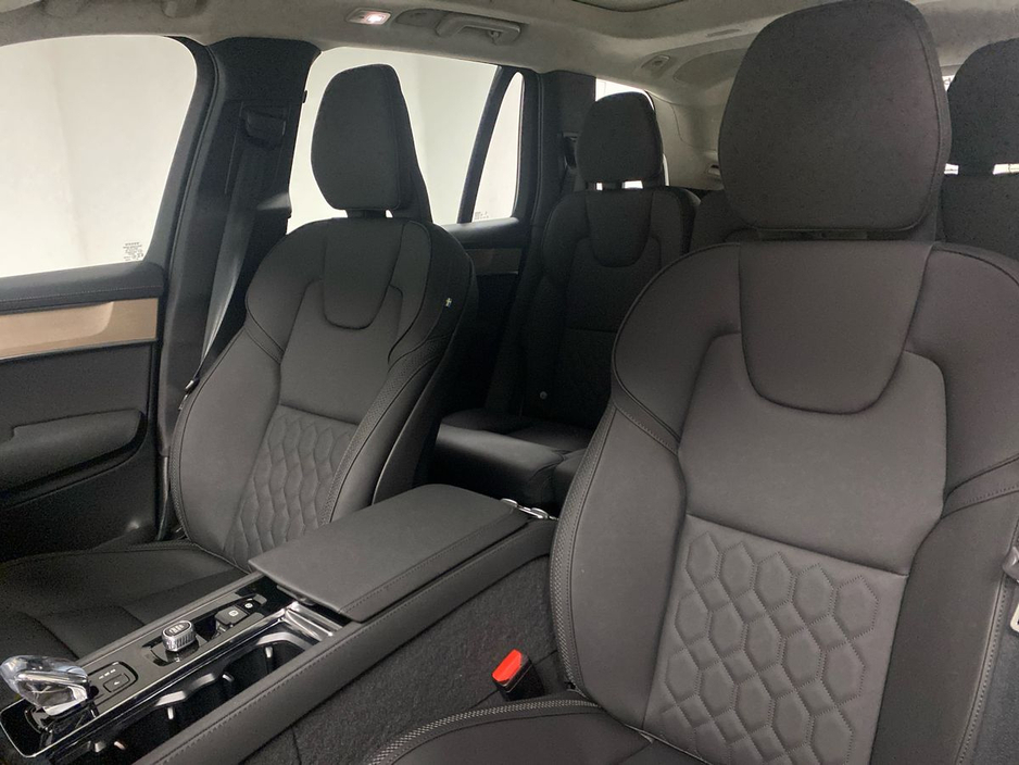 2026 Volvo XC90 - image 18