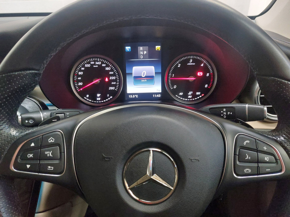 2019 Mercedes-Benz GLC Class - image 13