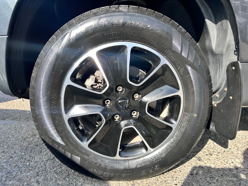 2017 Dacia Duster - image 31