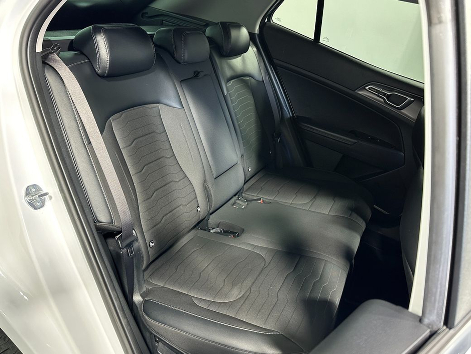 2023 Kia Sportage - image 11