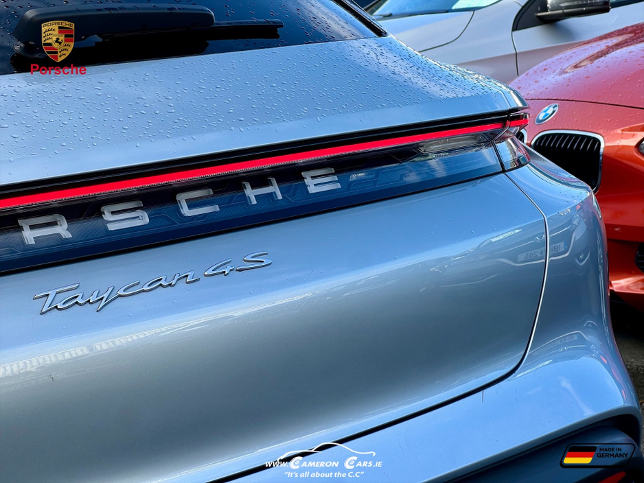 2022 Porsche Taycan - image 7