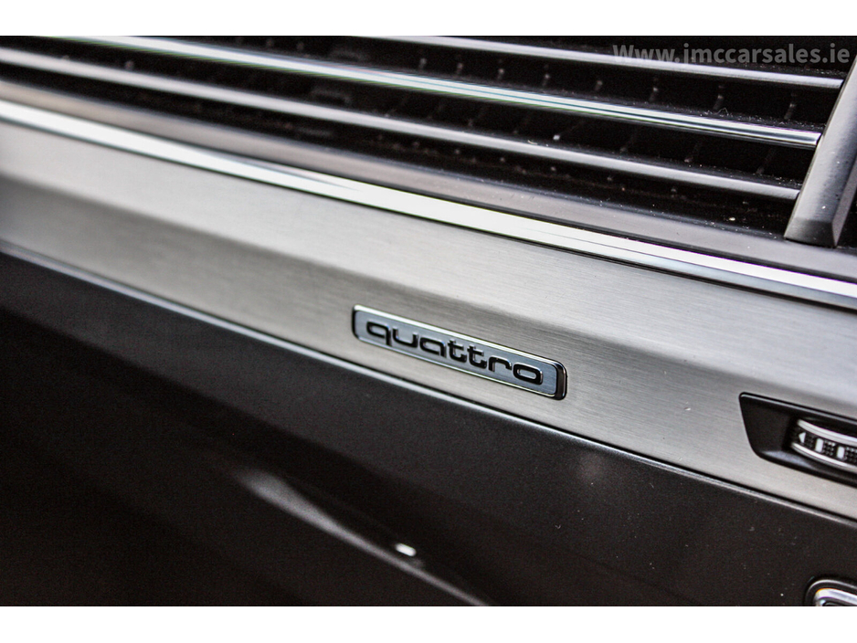 2017 Audi Q7  €37,995