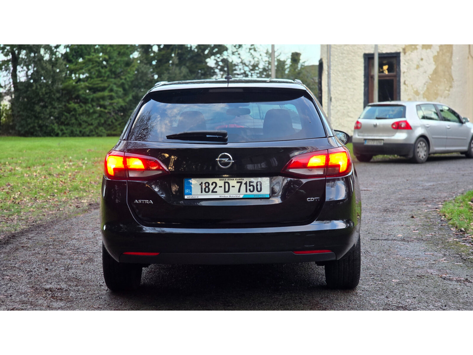 2018 Opel Astra - image 5