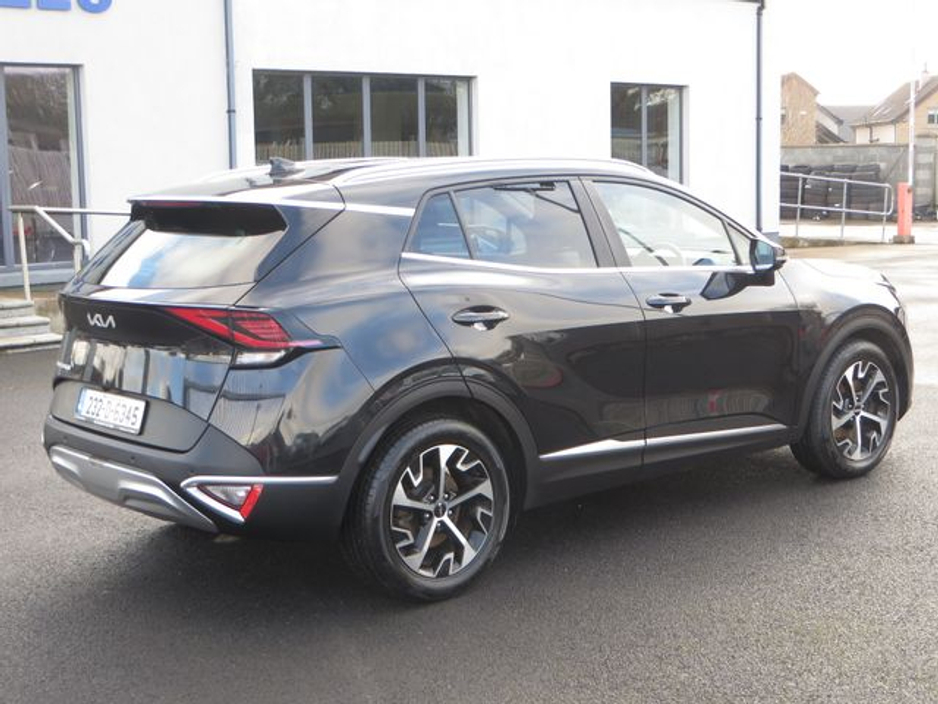 2023 Kia Sportage - image 3