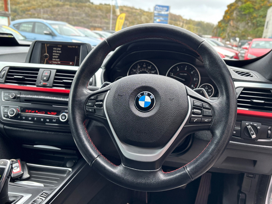 2013 BMW 3 Series - image 6