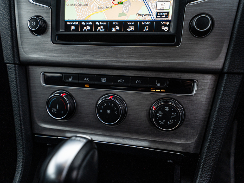 2016 Volkswagen Golf 2016 VW Golf 1.4tsi Auto/High spec/1yr warranty €12,888