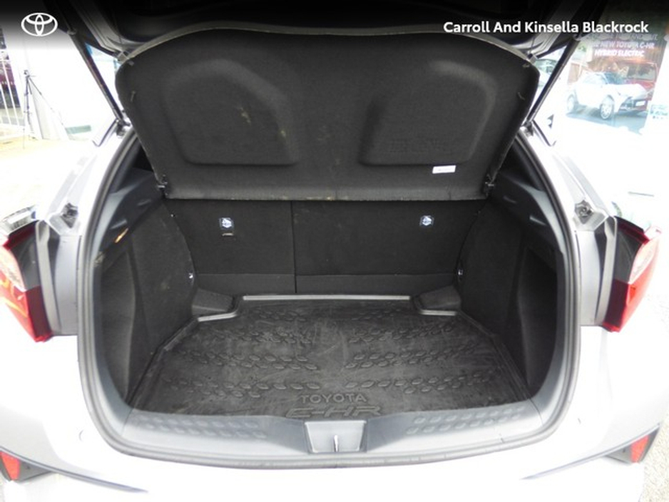 2023 Toyota C-HR - image 10