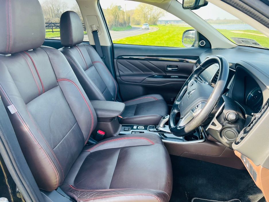 2017 Mitsubishi Outlander - image 21