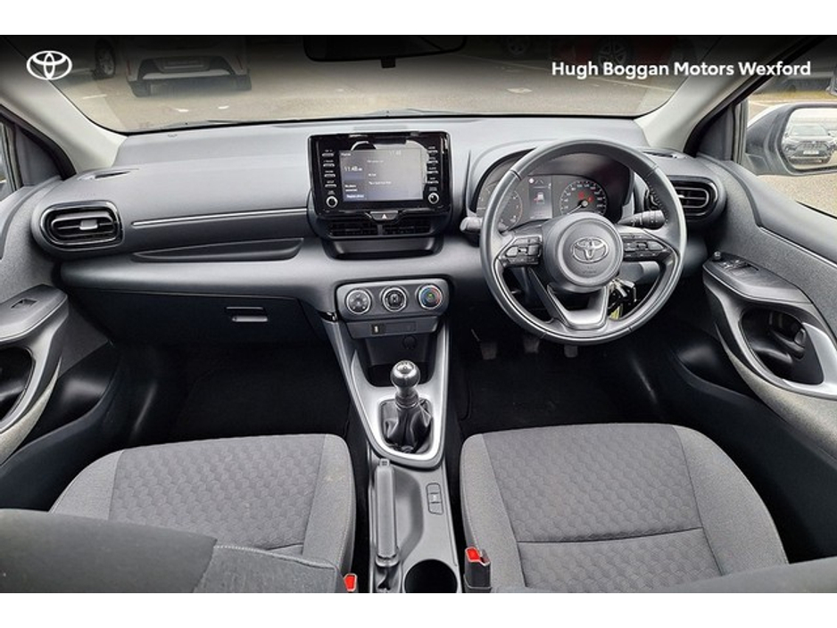 2021 Toyota Yaris - image 8