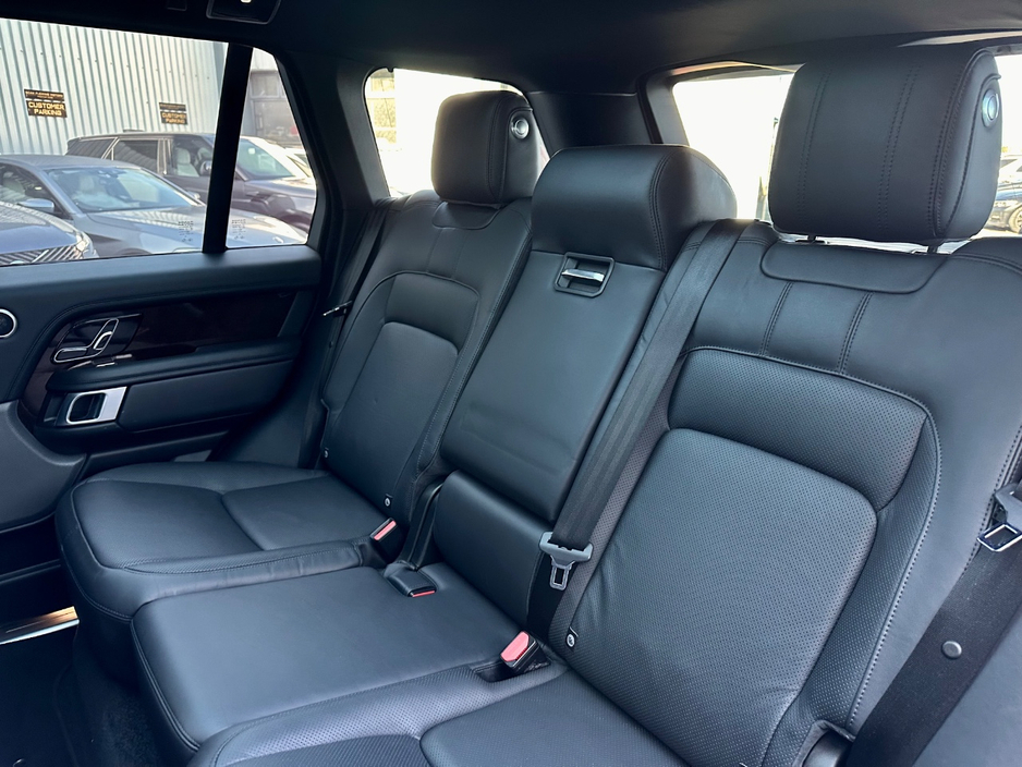 2020 Land Rover Range Rover - image 17