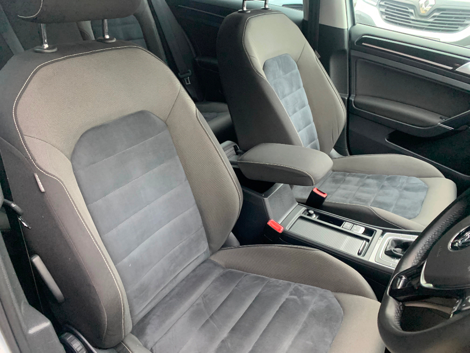 2014 Volkswagen Golf 1.4 TSI 150 BHP HIGHLINE DSG 5DR // LOW MILEAGE // GREAT CONDITION // REVERSE CAMERA, CRUISE AND PRIVACY GLASS // €10,950