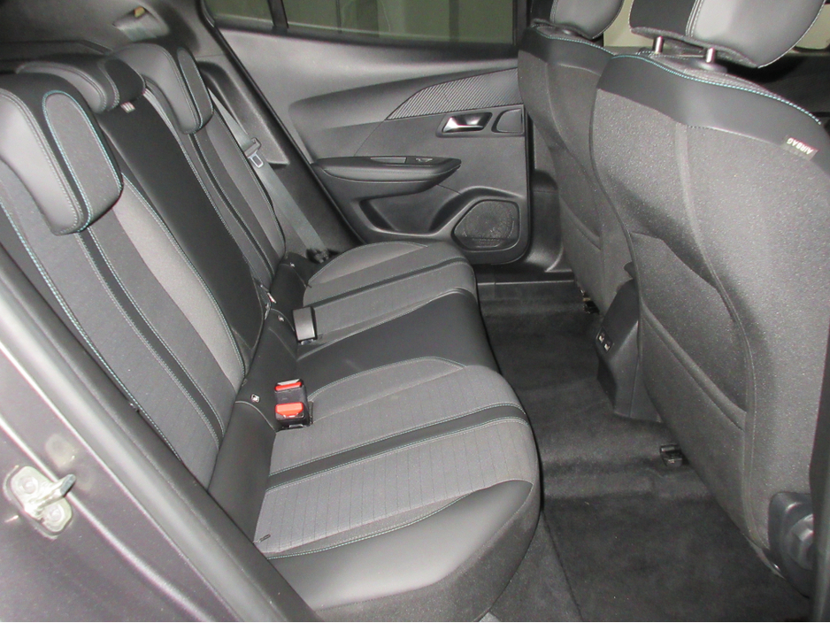 2023 Peugeot 2008 - image 13