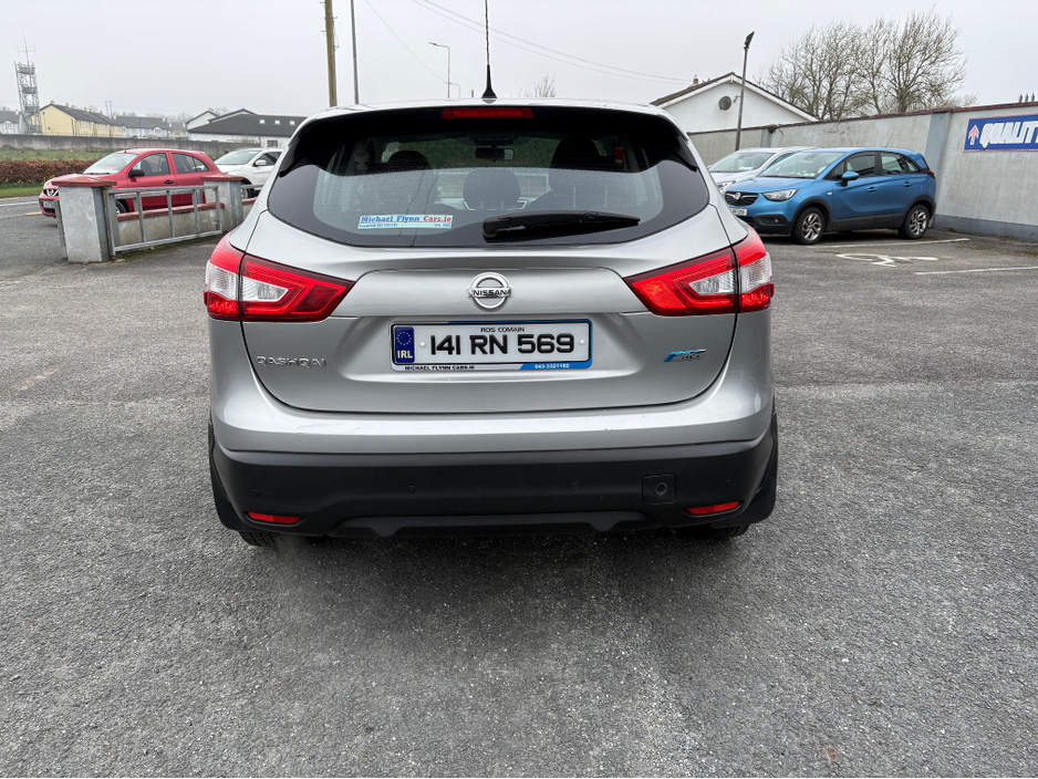 2014 Nissan Qashqai - image 9