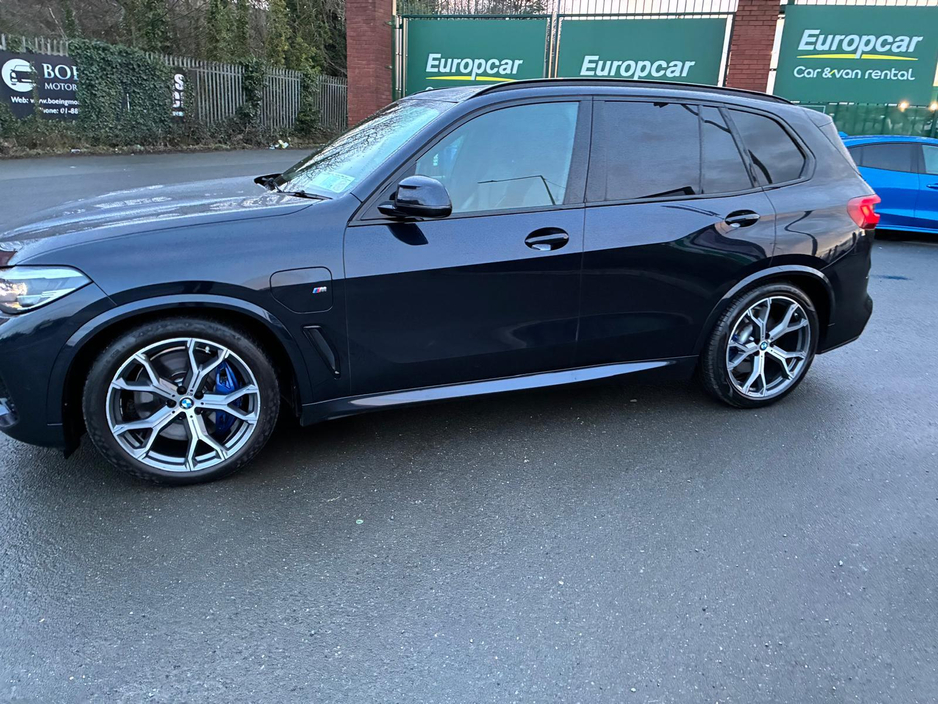 2021 BMW X5 - image 5