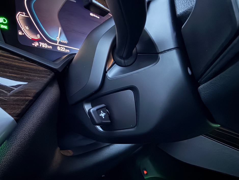 2020 BMW X5 - image 43