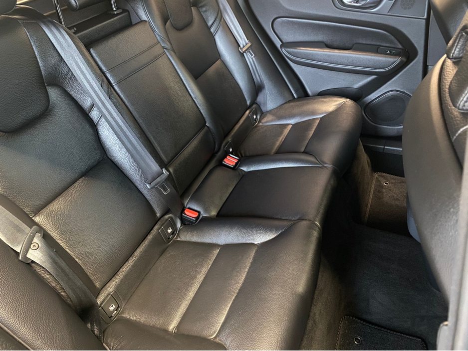 2021 Volvo XC60 - image 13