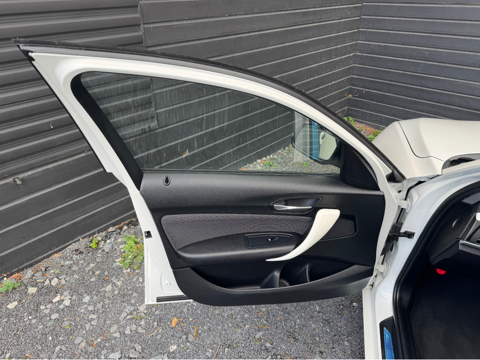 2015 BMW 1 Series 116i AUTO 5DR €11,995