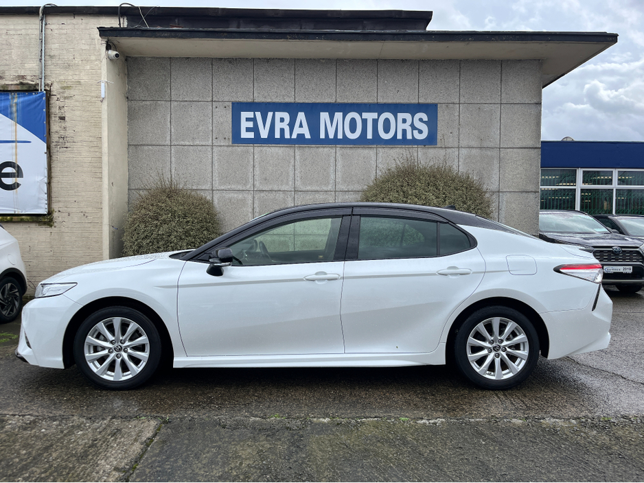 2020 Toyota Camry - image 6