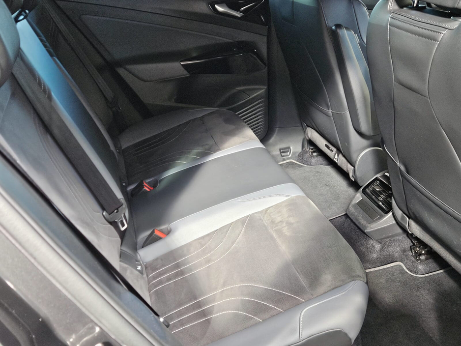 2022 Volkswagen ID.4 - image 6