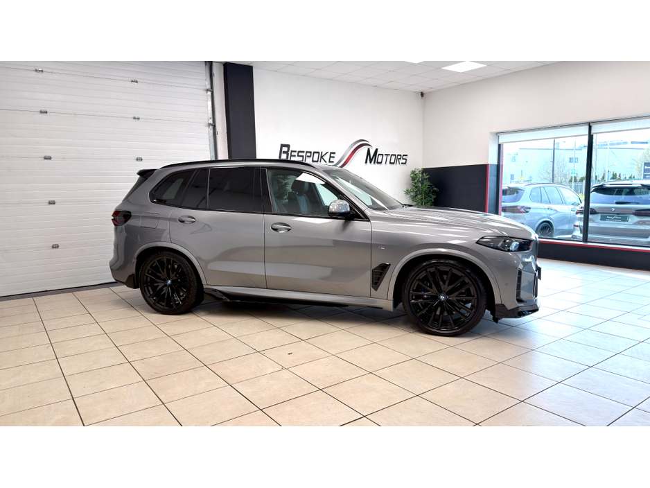 2024 BMW X5 - image 36