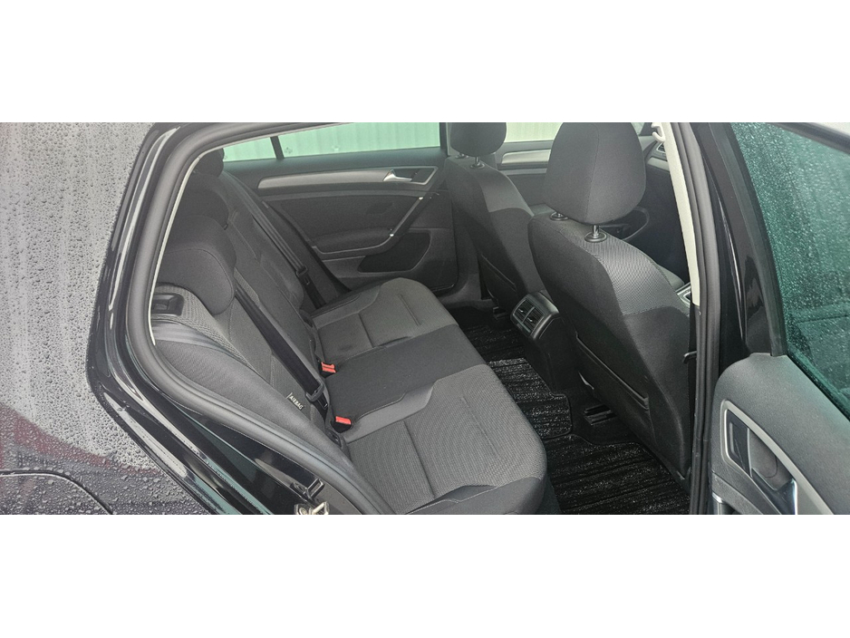 2017 Volkswagen Golf - image 29