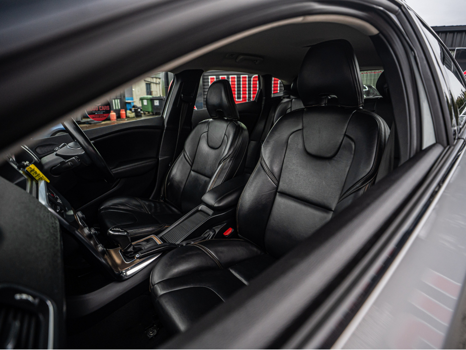 2014 Volvo V40 2014 Volvo V40 Cross Country Auto/New NCT/Warranty €10,888