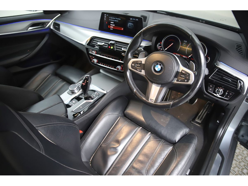 2018 BMW 5 Series - image 17