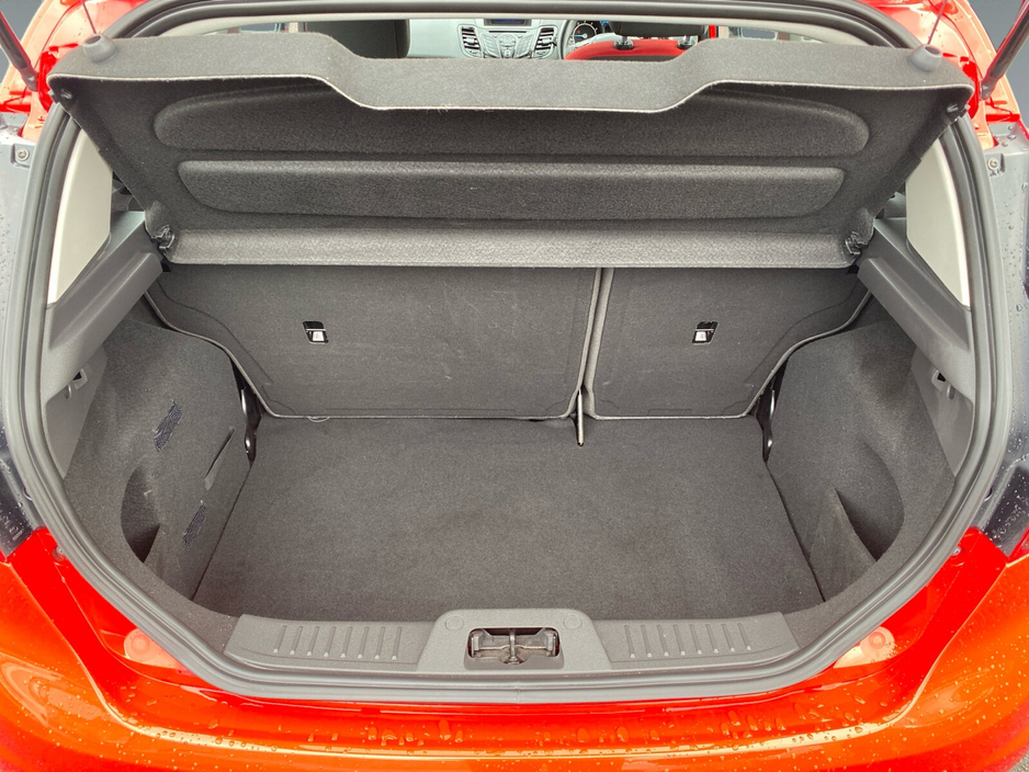 2016 Ford Fiesta - image 7