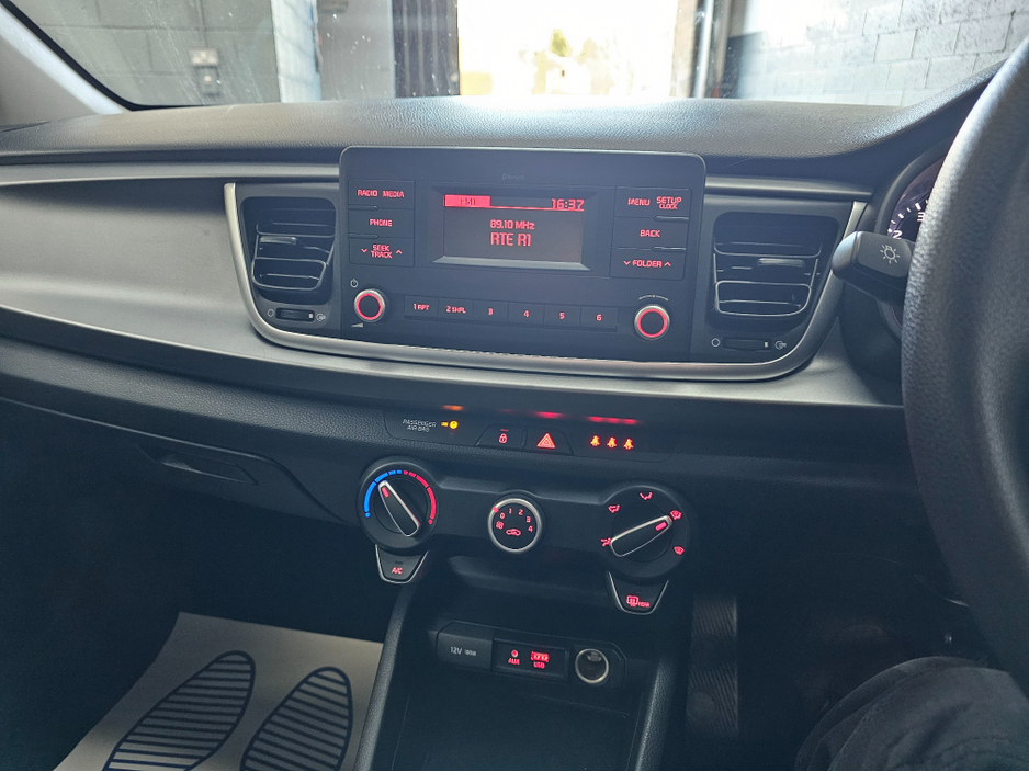 2019 Kia Rio - image 9