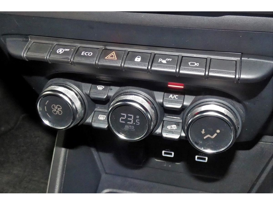 2022 Dacia Duster - image 19