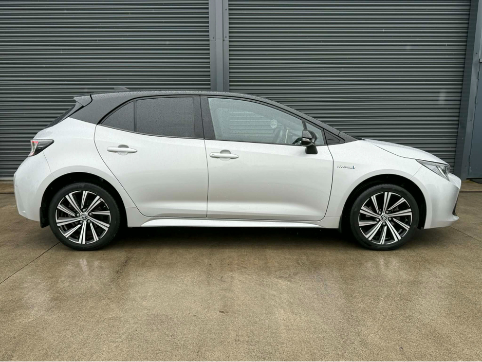 2021 Toyota Corolla - image 3