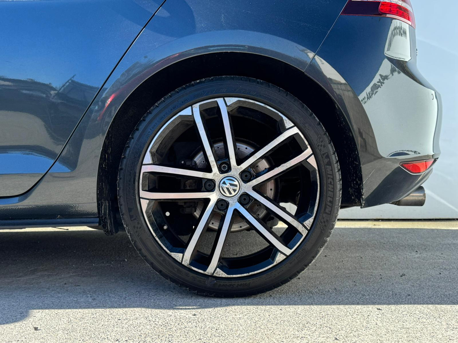 2016 Volkswagen Golf - image 13