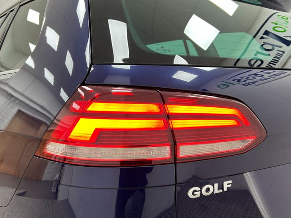 2019 Volkswagen Golf - image 21