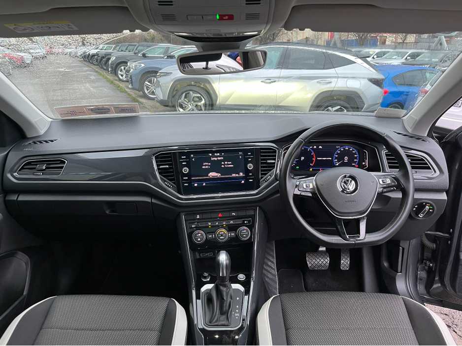 2020 Volkswagen T-Roc SPORT AUTOMATIC 1.5 PETROL //HIGH SPEC//PANORAMIC GLASS ROOF//SAT NAV//KEYLESS ENTRY//