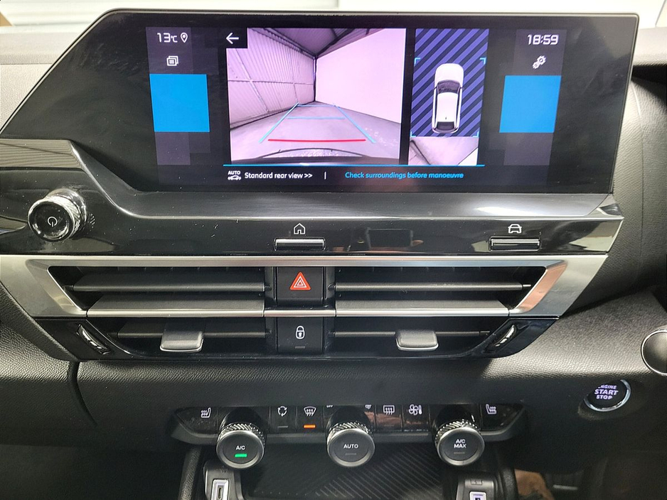 2023 Citroen C4 - image 7