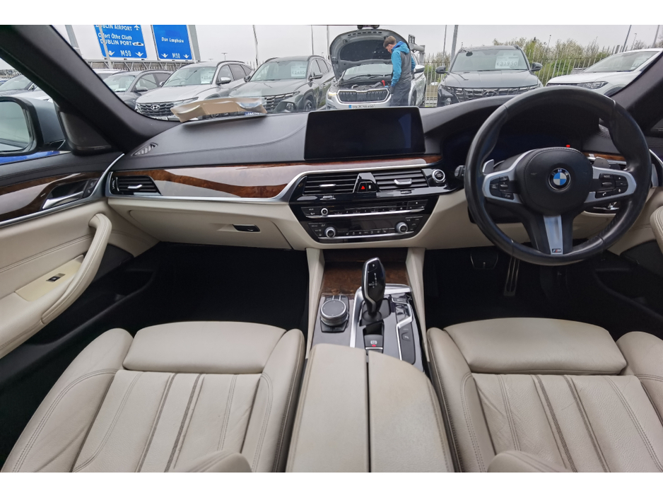 2019 BMW 5 Series - image 13