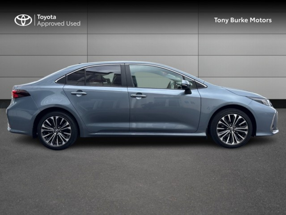 2024 Toyota Corolla - image 3