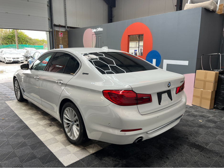 2017 BMW 5 Series - image 4