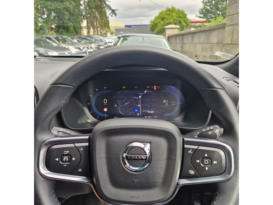 2023 Volvo XC40  €34,950